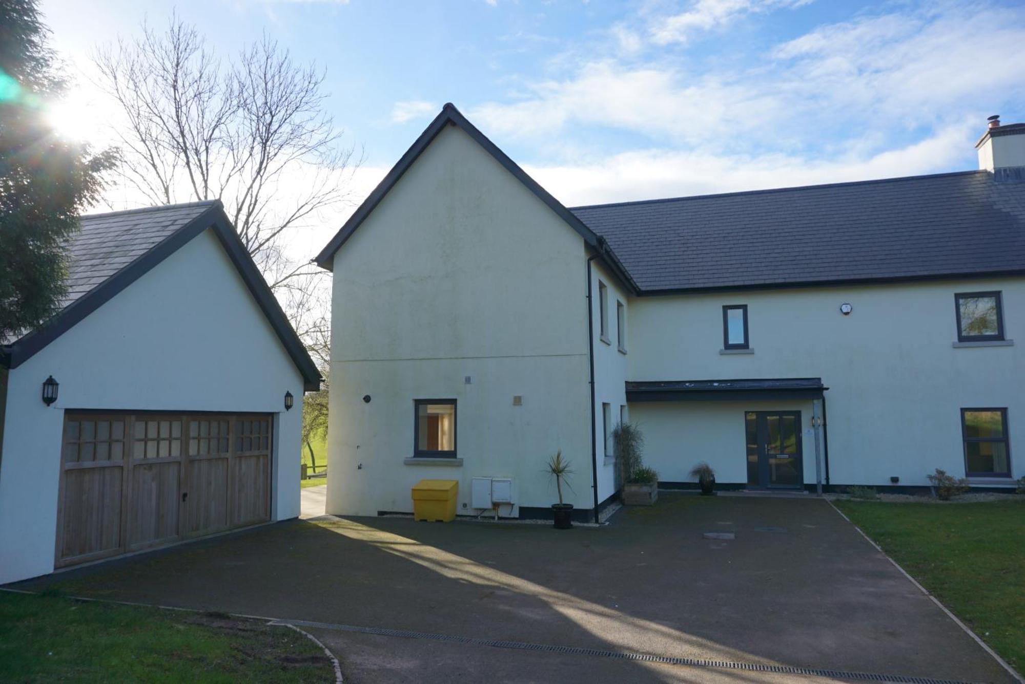 Hunter Lodges By Celtic Manor Newport  Exterior photo